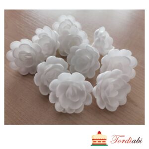 Tordiabi vahvlist keskmised valged roosid