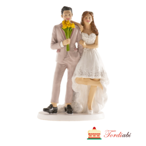 Tordiabi pulmatordikuju pruutpaar, peigmees heledas ülikonnas